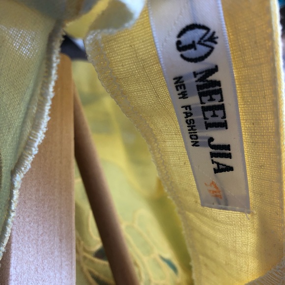 Yellow detailed top 🌵 - Picture 3 of 3